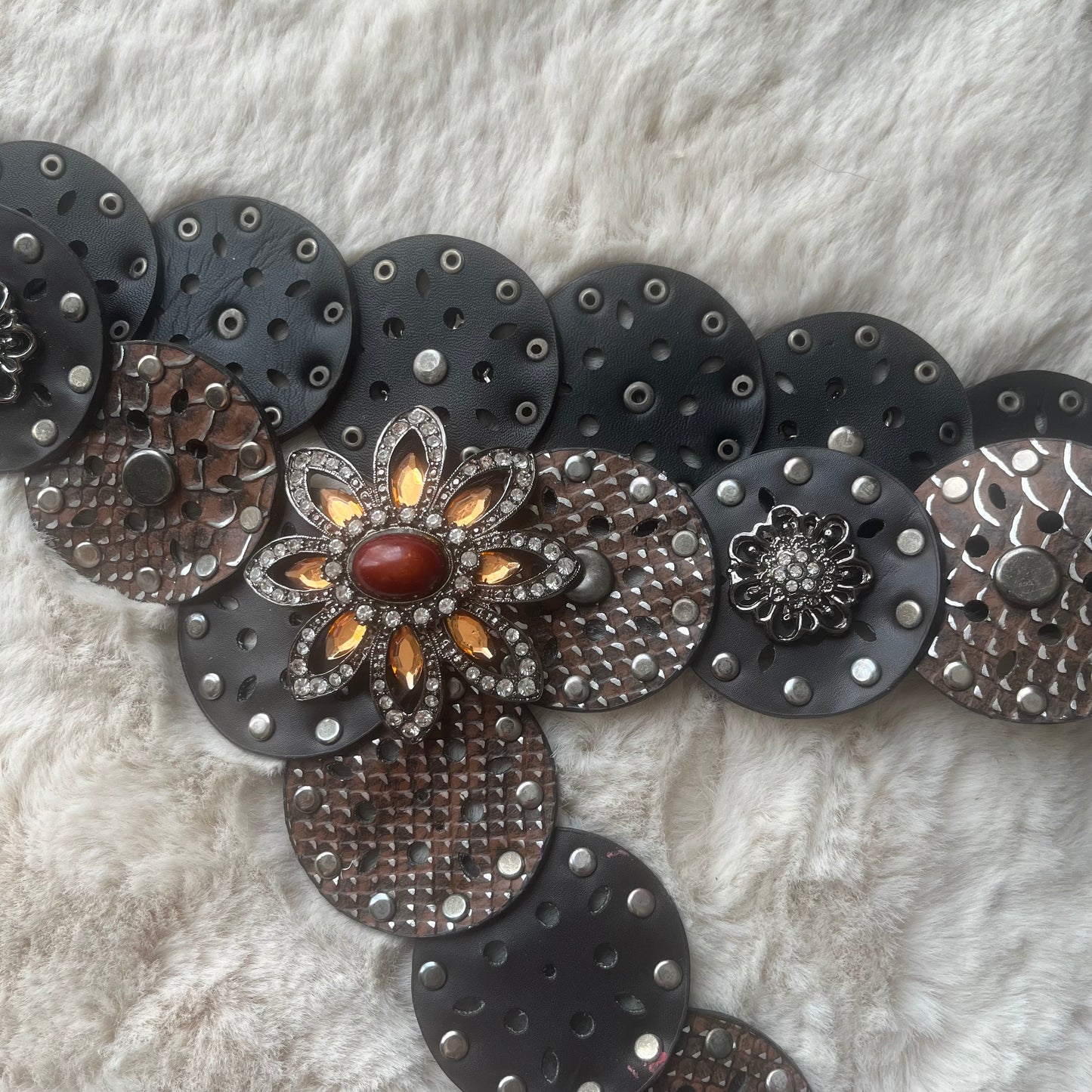 Brown Flower Buckle Disc Belt